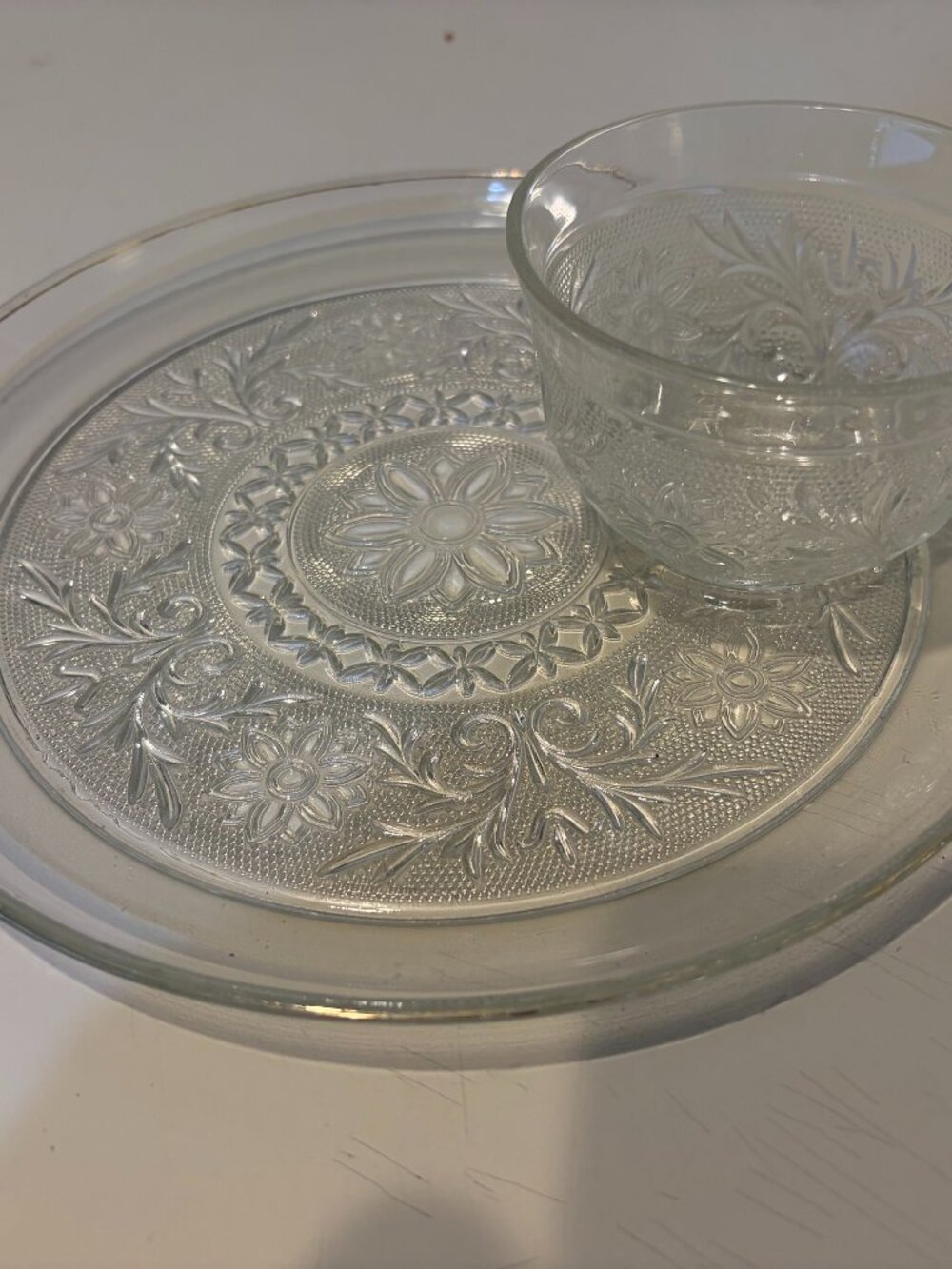 VINTAGE ANCHOR HOCKING SANDWICH CLEAR GLASS LUNCHEON SNACK PLATE/TRAY & CUP SET